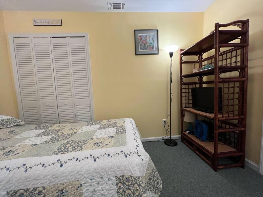 Lovely 2-Bedroom Condo With Pool Myrtle Beach Exteriör bild
