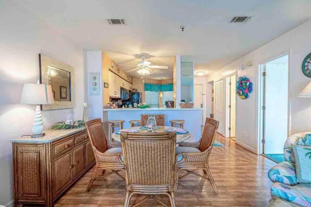 Lovely 2-Bedroom Condo With Pool Myrtle Beach Exteriör bild